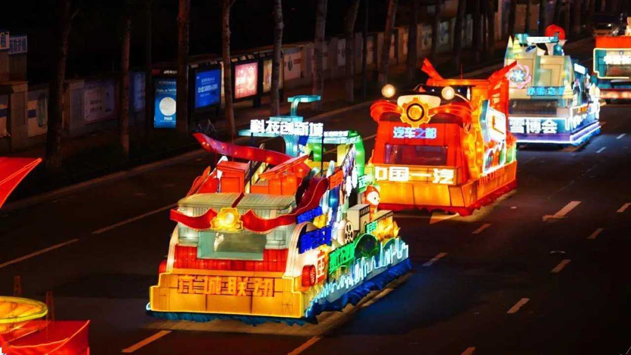 花車巡游 花車巡游.jpg